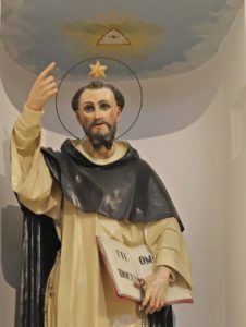 statua di san domenico, statue chiesa omonima in rutigliano, vista 2