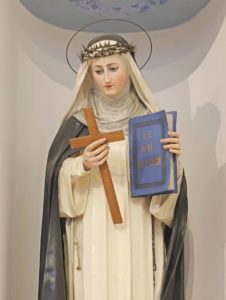 statua di santa caterina vista 2