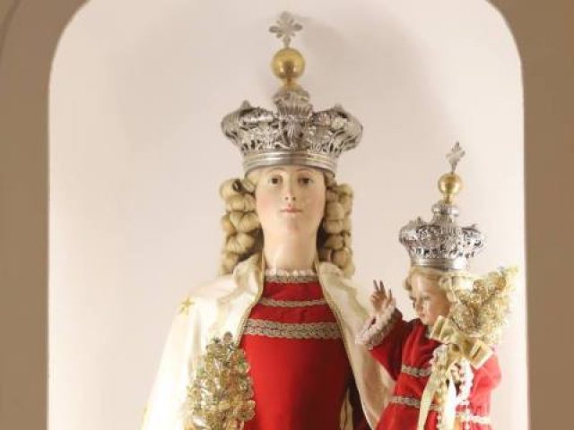 Statue
